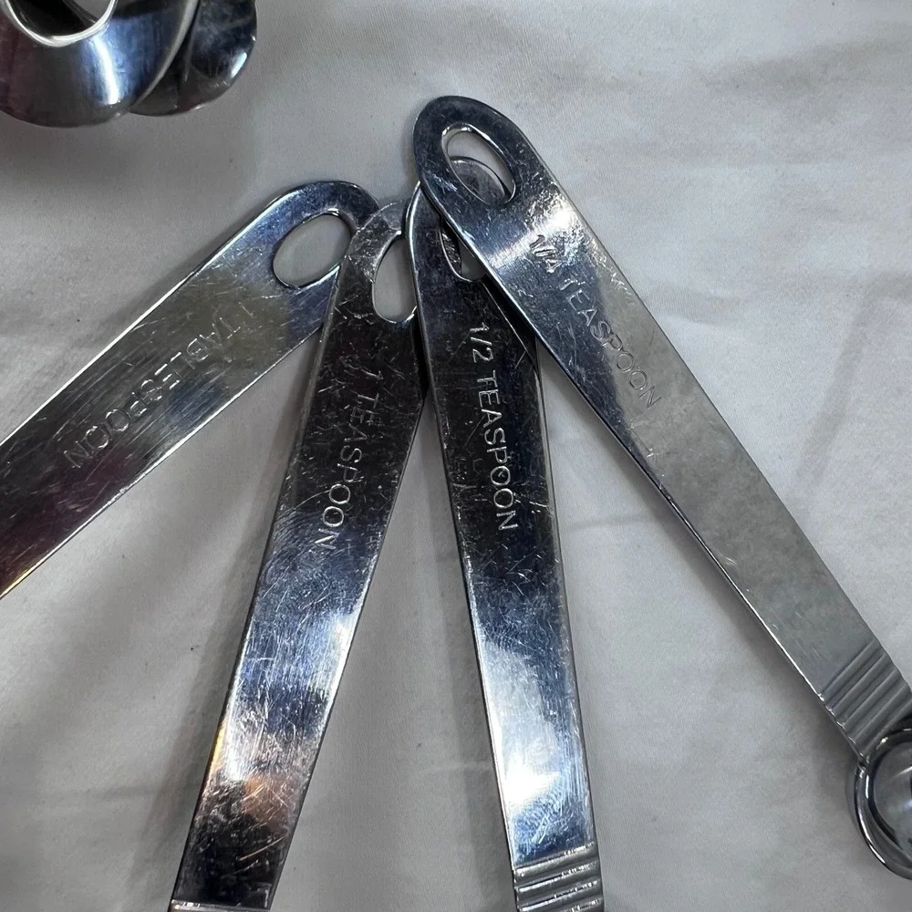 Oneida 18/8 Stainless Steel Measuring Cups and Spoons Set 8 Piece Silver